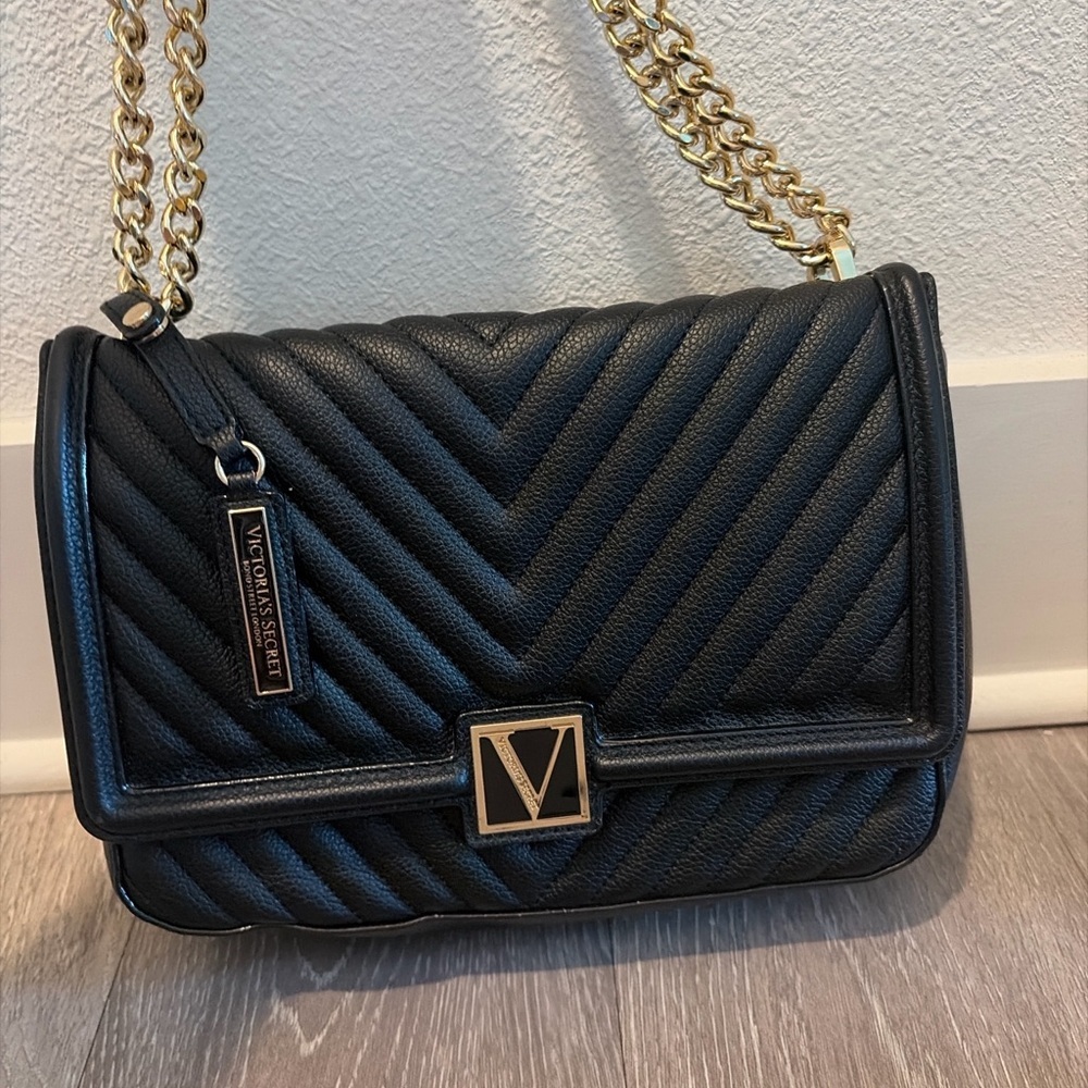 Victoria's Secret Black Chevron Shoulder Bag - Picture 2 of 7